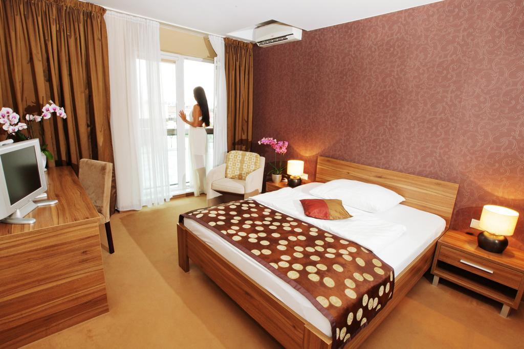 City Hotel Nitra With Free Parking Номер фото