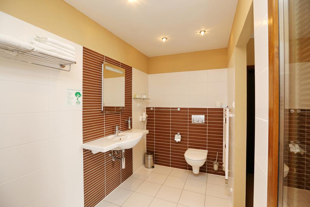 City Hotel Nitra With Free Parking Экстерьер фото