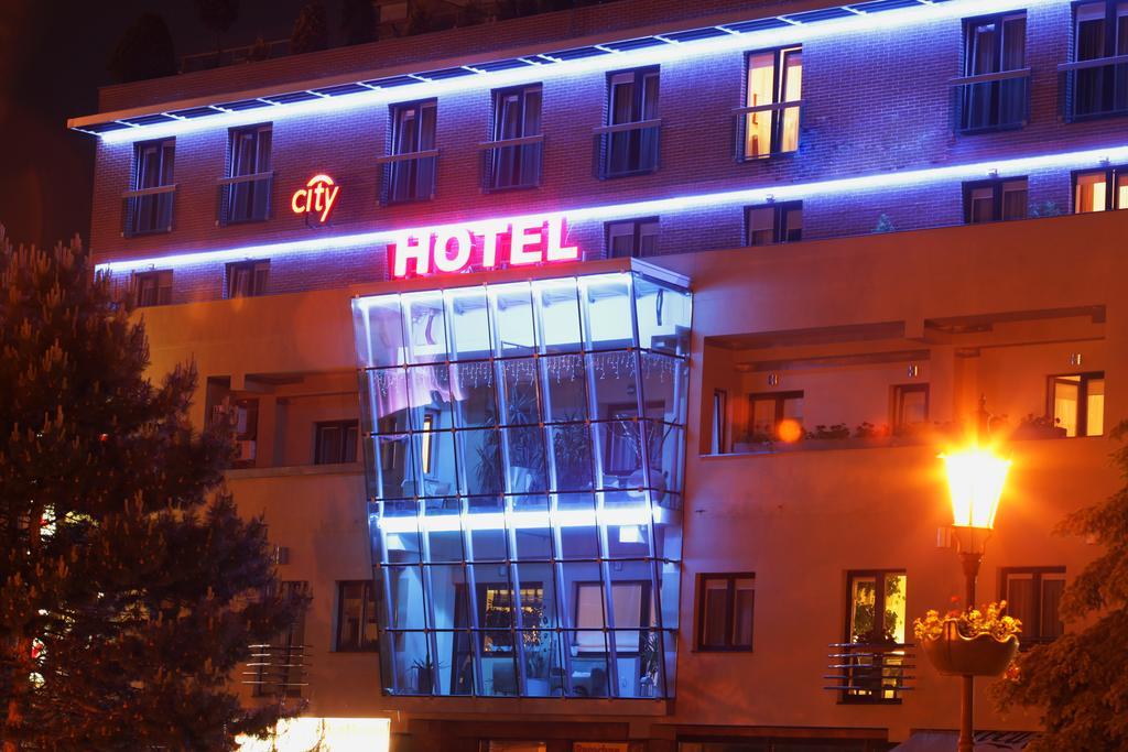 City Hotel Nitra With Free Parking Экстерьер фото