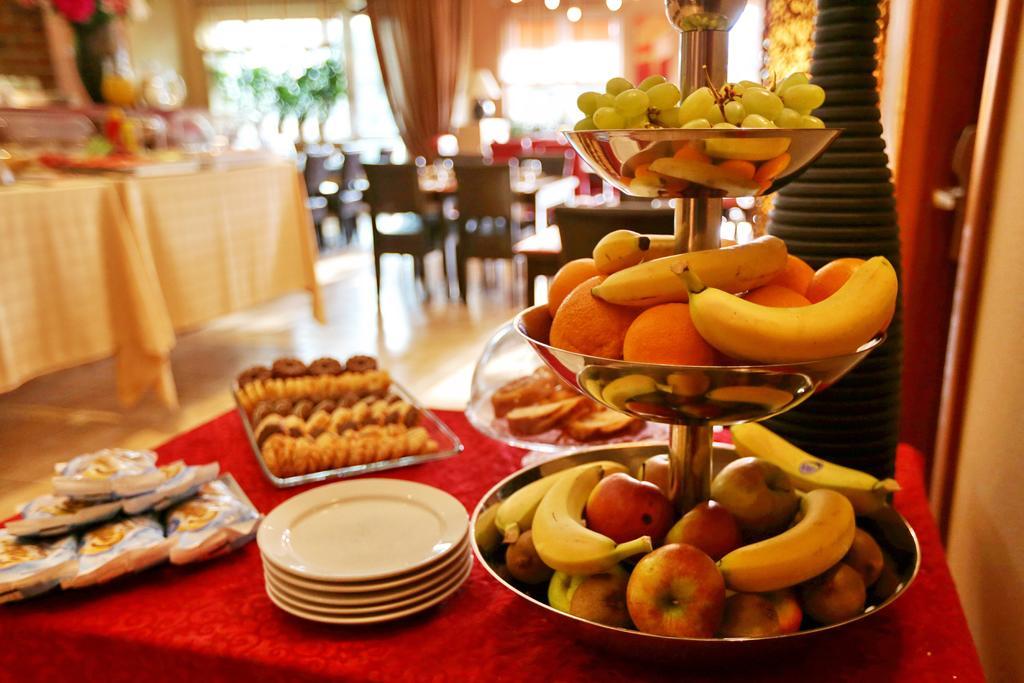 City Hotel Nitra With Free Parking Экстерьер фото
